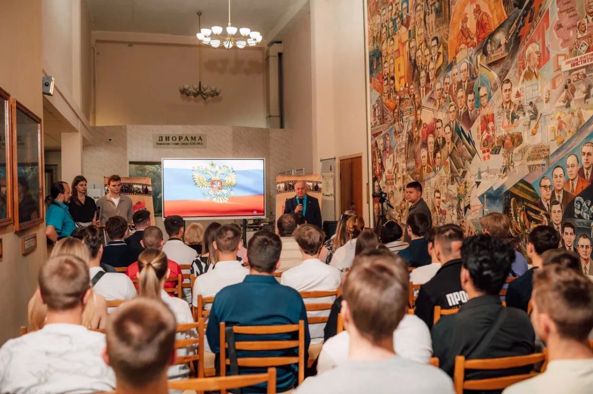 «Память поколений. От ВОВ до СВО»: в музее истории ДонНТУ открыли интерактивную зону кинопоказа «Память поколений. От ВОВ до СВО»: в музее истории ДонНТУ открыли интерактивную зону кинопоказа