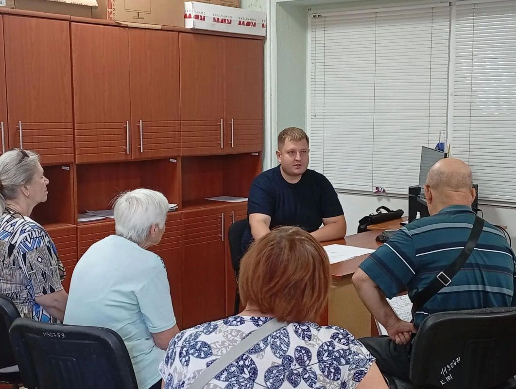 Николай Руппель: Сегодня личный прием в администрации Ясиноватой по моему поручению провел заместитель главы администрации округа Александр Сергеев Николай Руппель: Сегодня личный прием в администрации Ясиноватой по моему поручению провел заместитель главы администрации округа Александр Сергеев