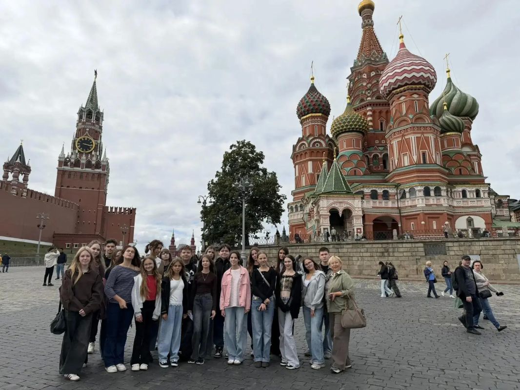 Талант из Златоустовского Центра народного творчества покорил Москву: Виктория Гусак представила ДНР на международном форуме