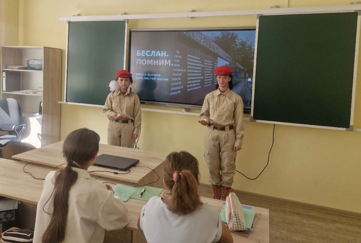В школах Старобешевского округа почтили память жертв Беслана В школах Старобешевского округа почтили память жертв Беслана