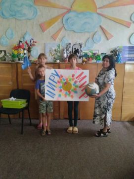 В п. Новолуганское прошёл памятный час «Мы говорим терроризму — НЕТ!»