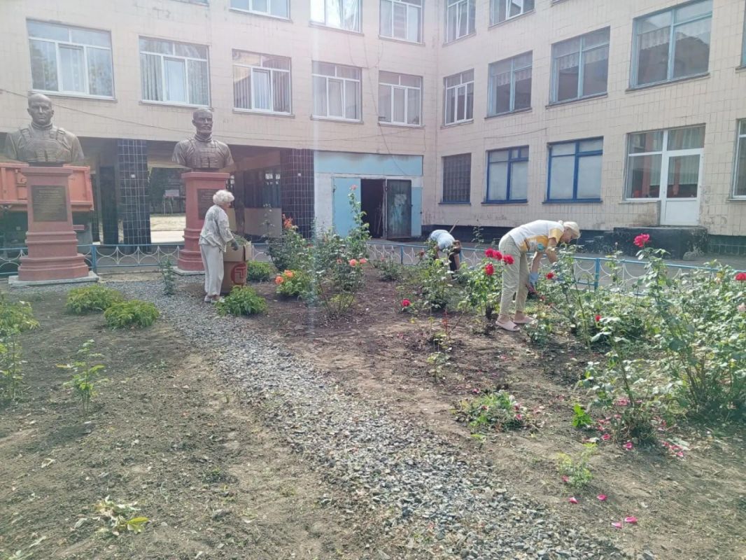 Сегодня, 3 сентября 2026 года, в рамках проекта «Городская среда», неравнодушные жители Кировского района приняли участие в традиционной экологической акции «Чистый четверг» Сегодня, 3 сентября 2026 года, в рамках проекта «Городская среда», неравнодушные жители Кировского района приняли участие в традиционной экологической акции «Чистый четверг»