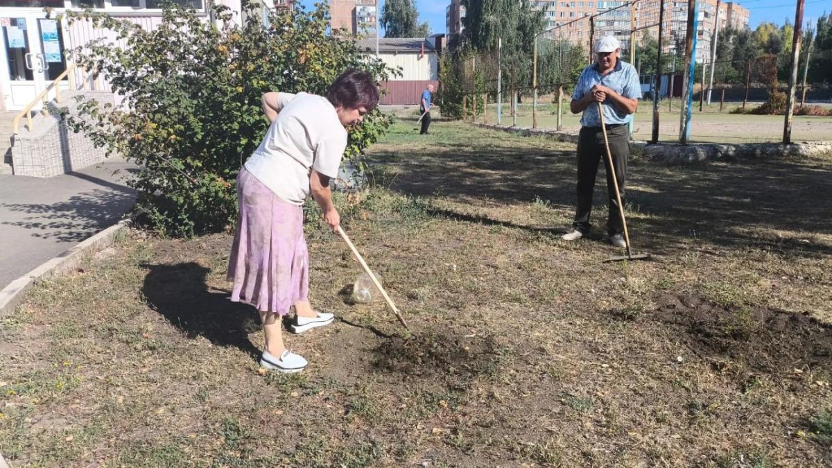 Сегодня, 3 сентября 2026 года, в рамках проекта «Городская среда», неравнодушные жители Кировского района приняли участие в традиционной экологической акции «Чистый четверг» Сегодня, 3 сентября 2026 года, в рамках проекта «Городская среда», неравнодушные жители Кировского района приняли участие в традиционной экологической акции «Чистый четверг»
