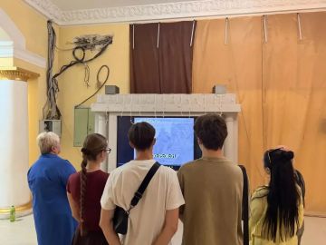Сегодня в Харцызском городском Дворце культуры состоялся коллективный просмотр документальной кинохроники «Разгром Японии»