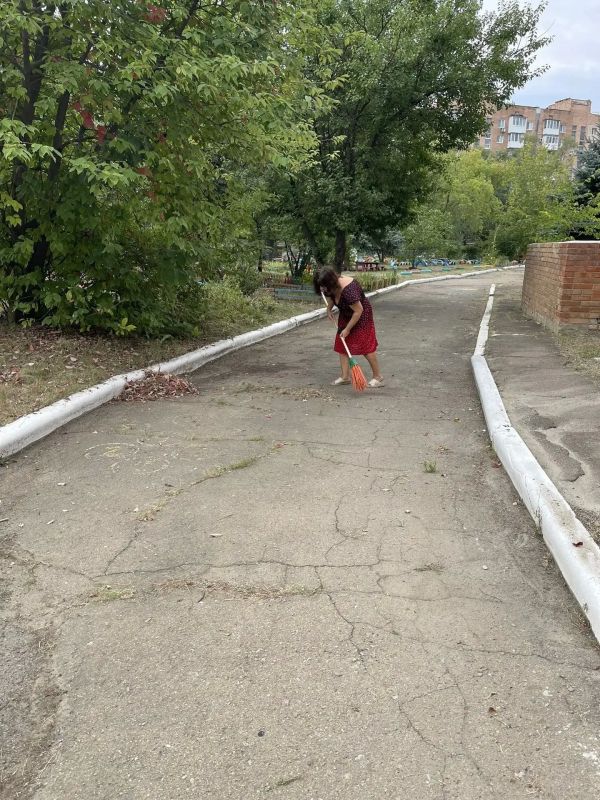 Елена Рязанцева: В Пролетарском районе прошла традиционная акция "Чистый четверг" в рамках проекта "Городская среда" Елена Рязанцева: В Пролетарском районе прошла традиционная акция "Чистый четверг" в рамках проекта "Городская среда"