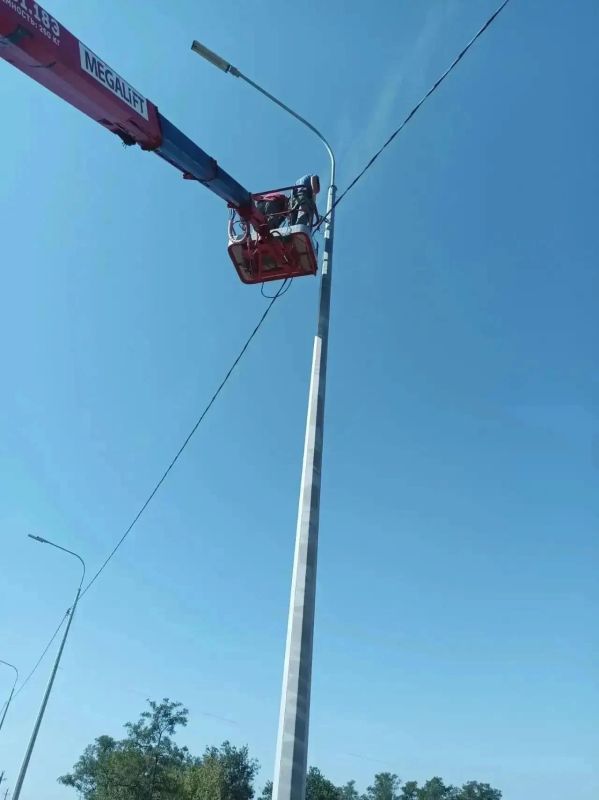 Мариупольские коммунальщики продолжают улучшать городскую инфраструктуру Мариупольские коммунальщики продолжают улучшать городскую инфраструктуру