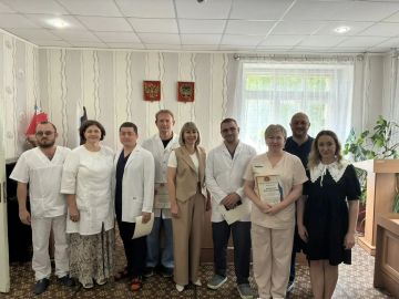 Завершен очередной визит представителей здравоохранения Самарской области в ЦГБ г. Снежное. И хотя подобные посты мы публикуем уже не впервые, каждый раз есть ощущение особой значимости момента — потому что за этими строками...
