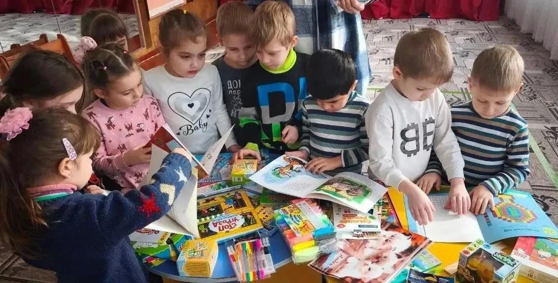 Лариса Толстыкина: Наша задача — создавать в детских садах условия, в которых каждому малышу будет интересно учиться, играть и раскрывать свои способности Лариса Толстыкина: Наша задача — создавать в детских садах условия, в которых каждому малышу будет интересно учиться, играть и раскрывать свои способности