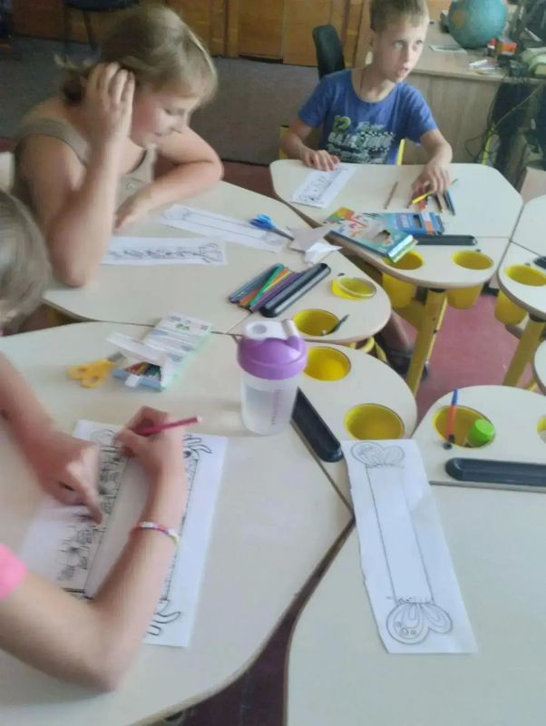 В Светлодарском Дворце культуры в п.Новолуганское продолжаются мероприятия, посвященные Дню знаний В Светлодарском Дворце культуры в п.Новолуганское продолжаются мероприятия, посвященные Дню знаний