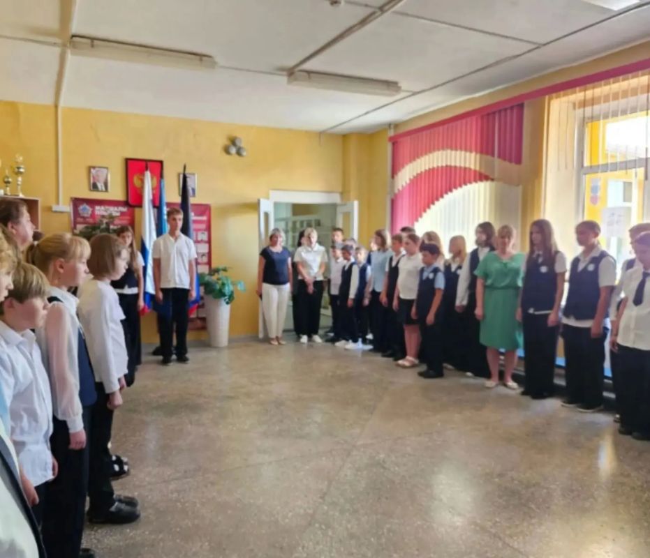 Мы помним. Мы едины.. Сегодня, 3 сентября, Мелекинская школа присоединилась ко Дню солидарности в борьбе с терроризмом. Эта дата навсегда останется в сердцах россиян как день траура по жертвам Беслана и суровое напоминание о... Мы помним. Мы едины.. Сегодня, 3 сентября, Мелекинская школа присоединилась ко Дню солидарности в борьбе с терроризмом. Эта дата навсегда останется в сердцах россиян как день траура по жертвам Беслана и суровое напоминание о...