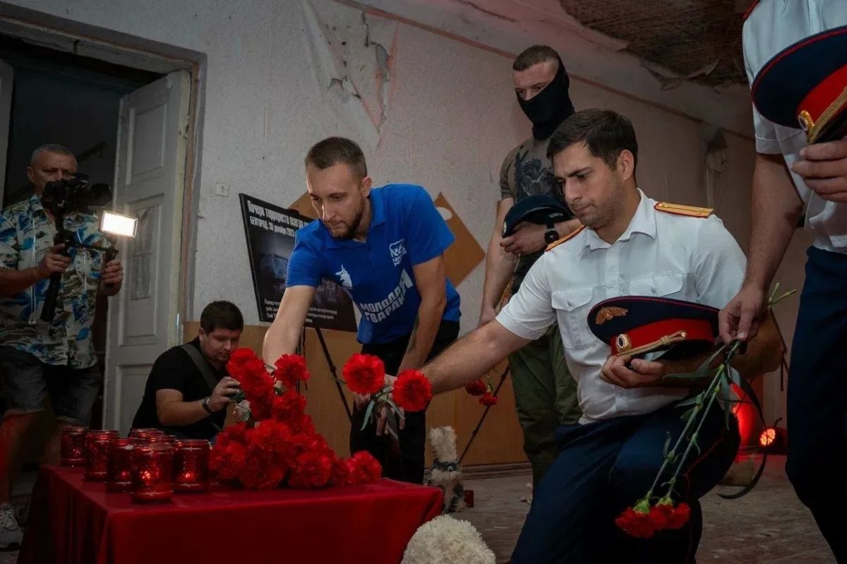 «Нельзя допустить, чтобы эти события были забыты»: в ДНР почтили память жертв терроризма «Нельзя допустить, чтобы эти события были забыты»: в ДНР почтили память жертв терроризма