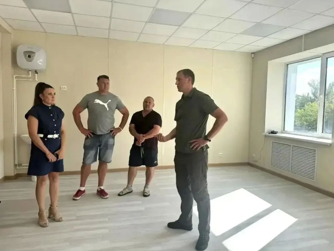 Александр Шатов: С представителями региона-шефа оценили результаты капремонта ЦКиД в Ждановке Александр Шатов: С представителями региона-шефа оценили результаты капремонта ЦКиД в Ждановке