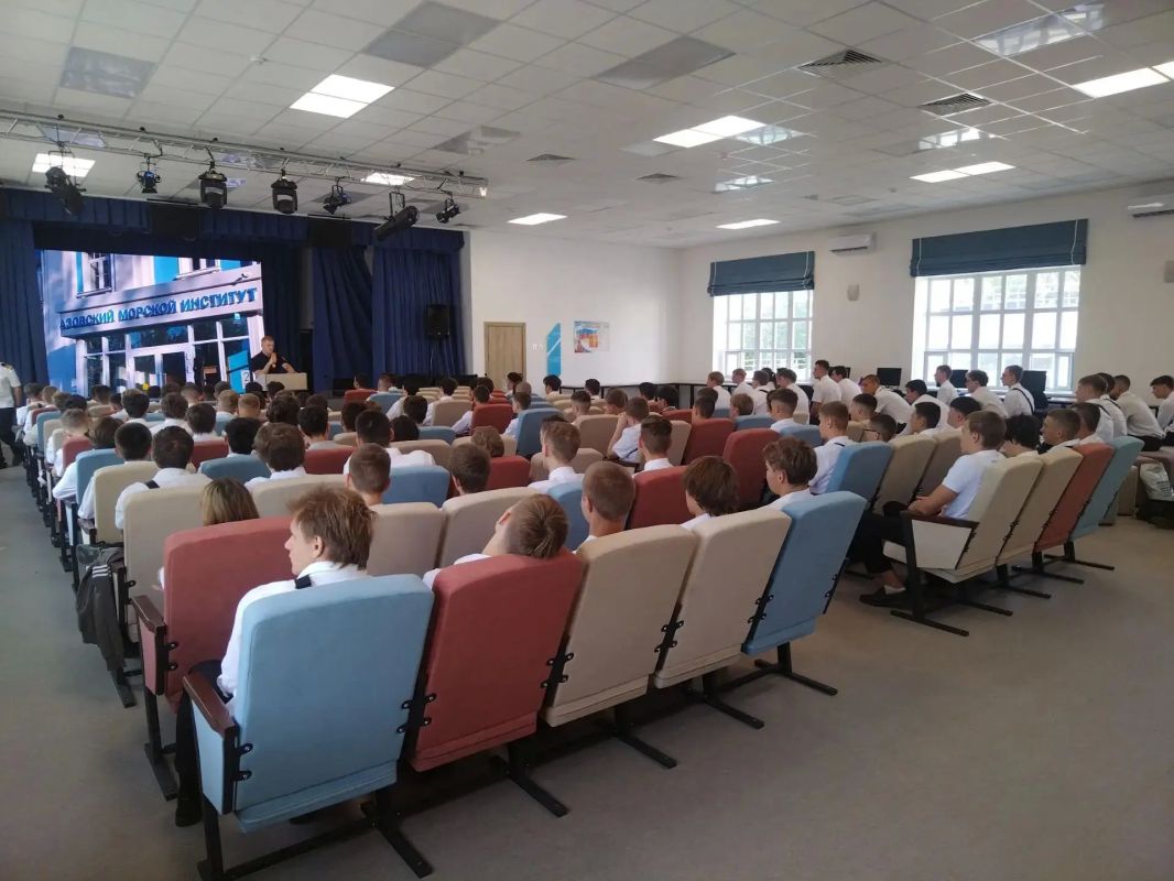 Полицейские провели профилактическое занятие со студентами