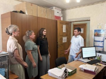 Заместитель главы администрации Тельмановского муниципального округа провел рабочую встречу с трудовым коллективом отдела Тельмановского районного отдела ЗАГС ДНР