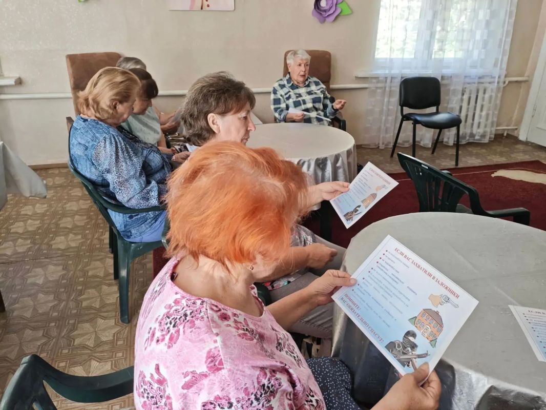3 сентября, на базе Государственного бюджетного учреждения социального обслуживания «Центр социального обслуживания населения Центрально-Городского района города Макеевки», в рамках проекта «Старшее поколение», прошла... 3 сентября, на базе Государственного бюджетного учреждения социального обслуживания «Центр социального обслуживания населения Центрально-Городского района города Макеевки», в рамках проекта «Старшее поколение», прошла...