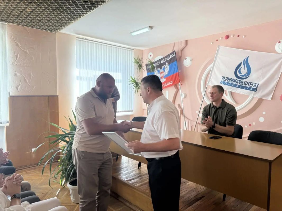Александр Шатов: В Шахтерске чествовали работников газовой отрасли Александр Шатов: В Шахтерске чествовали работников газовой отрасли