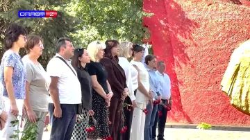 В Иловайске почтили память героев