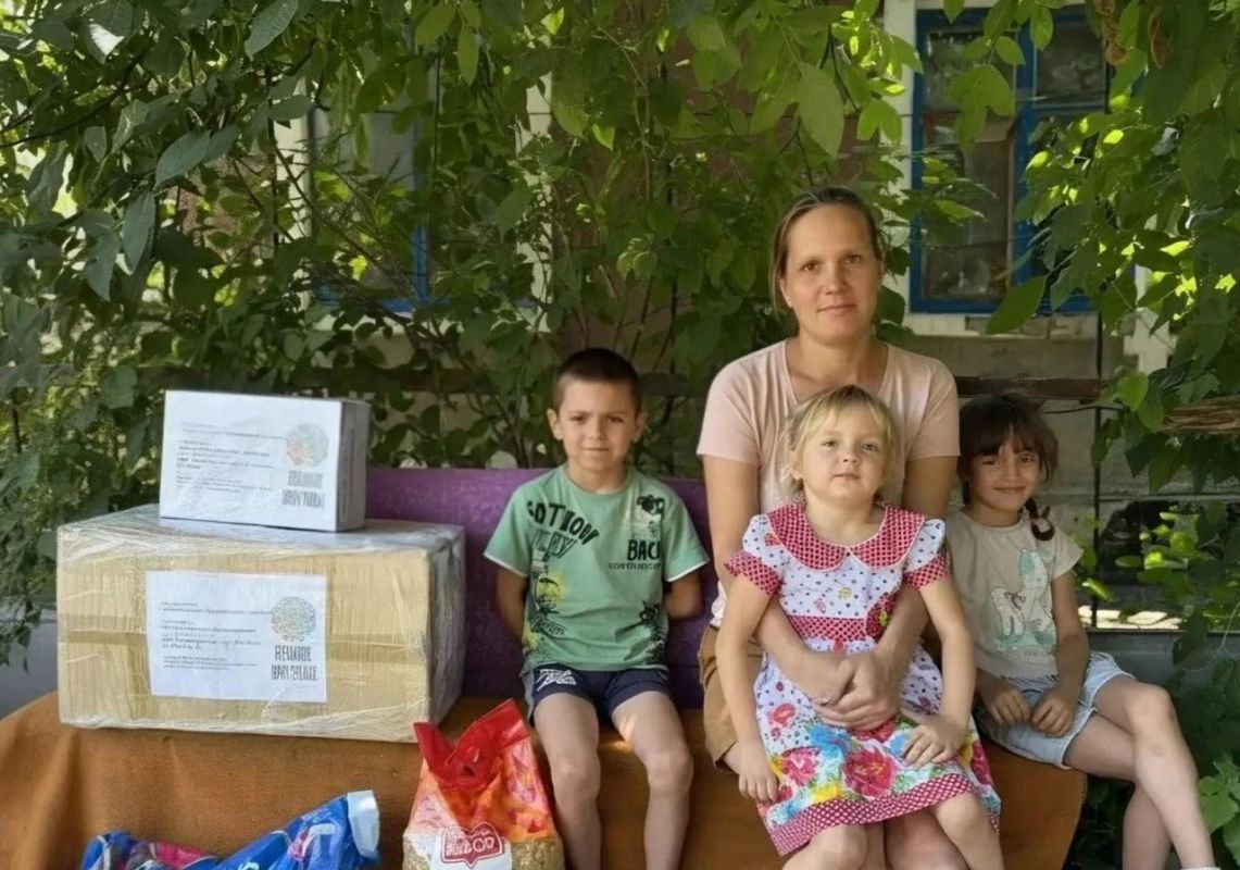 Семья Бенедыко из Ровнополя и многодетная семья из села Веселое Волновахского округа получили помощь от ямальцев Семья Бенедыко из Ровнополя и многодетная семья из села Веселое Волновахского округа получили помощь от ямальцев