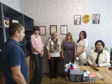 3 сентября заместитель главы администрации городского округа Торез Александр Остапенко провел встречу с трудовым коллективом Управления образования администрации городского округа Торез