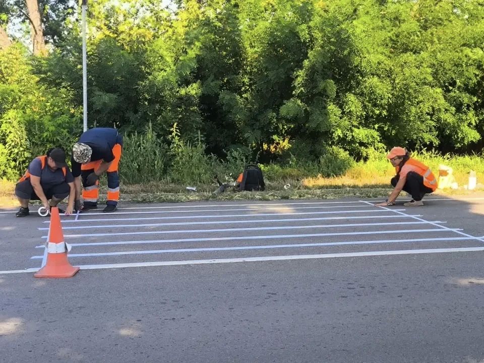 #СОДЕРЖАНИЕ_СВОД за сутки. Продолжаем обеспечивать комфорт и безопасность на дорогах общего пользования Установили ещё два новых автопавильона для комфортного ожидания общественного транспорта на автомобильных дорогах... #СОДЕРЖАНИЕ_СВОД за сутки. Продолжаем обеспечивать комфорт и безопасность на дорогах общего пользования Установили ещё два новых автопавильона для комфортного ожидания общественного транспорта на автомобильных дорогах...