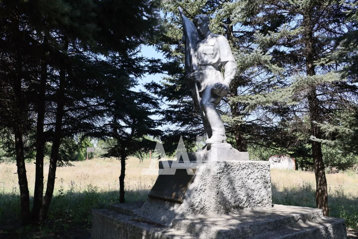 Во все времена бессмертной Земли, помните! Во все времена бессмертной Земли, помните!
