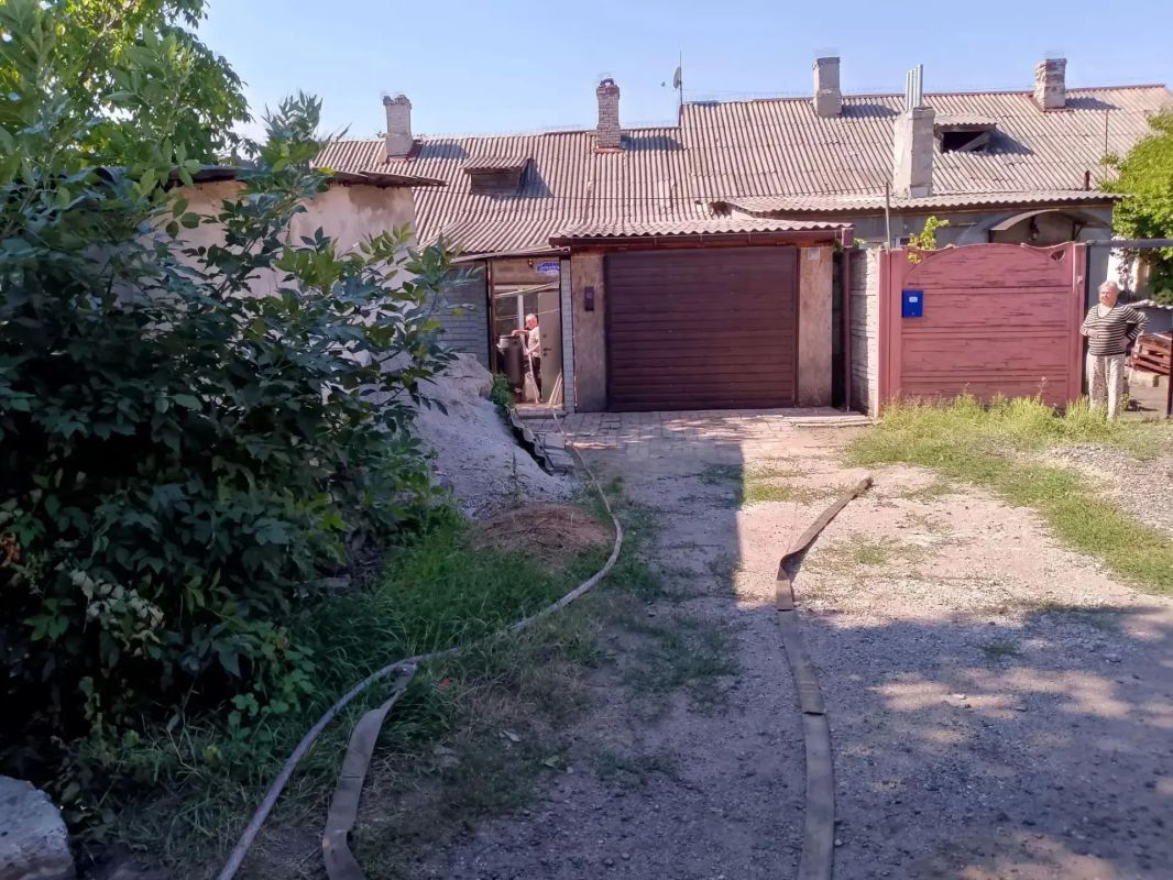 В Кировском внутригородском районе при поддержке региона-шефа Московская область продолжается подвоз воды для жителей домов, в которые в установленный графиком день не поступила вода В Кировском внутригородском районе при поддержке региона-шефа Московская область продолжается подвоз воды для жителей домов, в которые в установленный графиком день не поступила вода