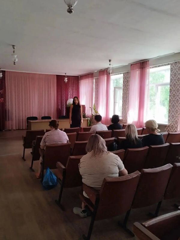 В социальных учреждениях Снежного прошли встречи и занятия для жителей В социальных учреждениях Снежного прошли встречи и занятия для жителей