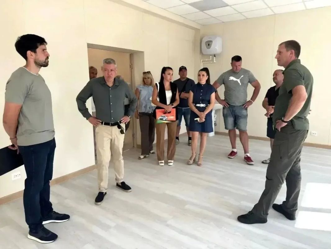 Александр Шатов: С представителями региона-шефа оценили результаты капремонта ЦКиД в Ждановке Александр Шатов: С представителями региона-шефа оценили результаты капремонта ЦКиД в Ждановке