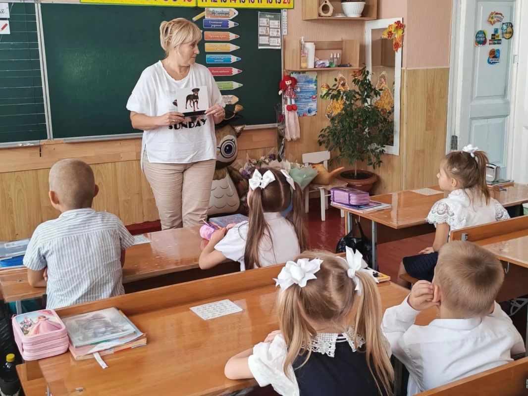 Увлекательное погружение в мир хвостатых друзей: депутаты Торезского городского совета провели урок доброты! Увлекательное погружение в мир хвостатых друзей: депутаты Торезского городского совета провели урок доброты!