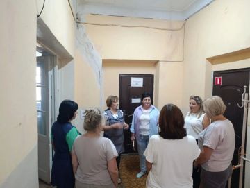 Сегодня, 3 сентября в Червоногвардейском районе состоялась встреча руководителя Управы Червоногвардейского внутригородского района Администрации городского округа Макеевка Марии Чулаковой с жителями жилого массива Карла...