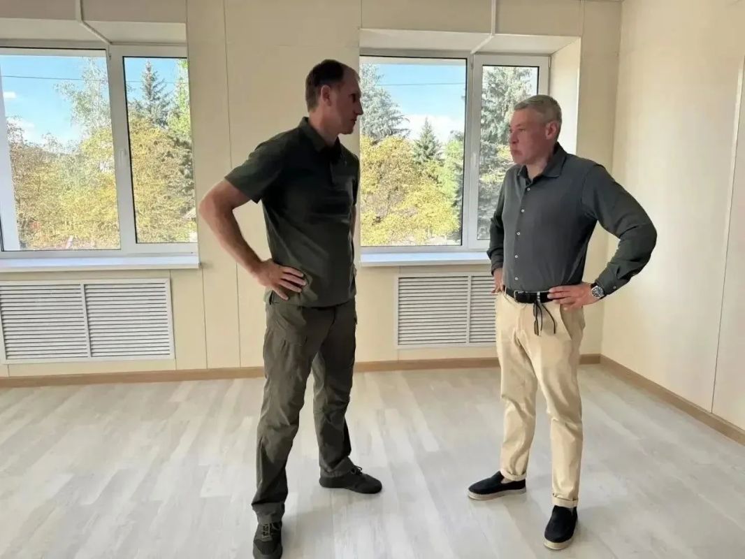 Александр Шатов: С представителями региона-шефа оценили результаты капремонта ЦКиД в Ждановке Александр Шатов: С представителями региона-шефа оценили результаты капремонта ЦКиД в Ждановке