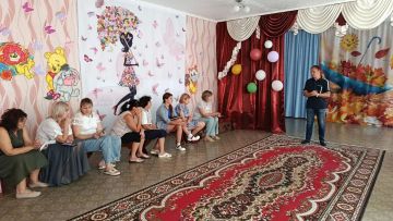 3 сентября депутат Макеевского городского совета Донецкой Народной Республики первого созыва Андрей Зотеев провел встречу с жителями Советского внутригородского района городского округа Макеевка в помещении Детского сада №...