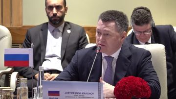 Приветствуя иностранных коллег, Председатель ВС России поблагодарил принимающую сторону за гостеприимство и атмосферу, располагающую к открытому доверительному диалогу