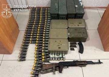 Краматорск: пока одни в окопах, другие - с гривнами