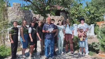 Игорь Лызов: Из Волгоградской области в ДНР направлен 73-й гуманитарный конвой Из Волгоградской области в Донецкую Народную Республику направлен 73-й гуманитарный конвой, в состав которого вошли восемь КАМАЗов, УАЗ, «Нива»...