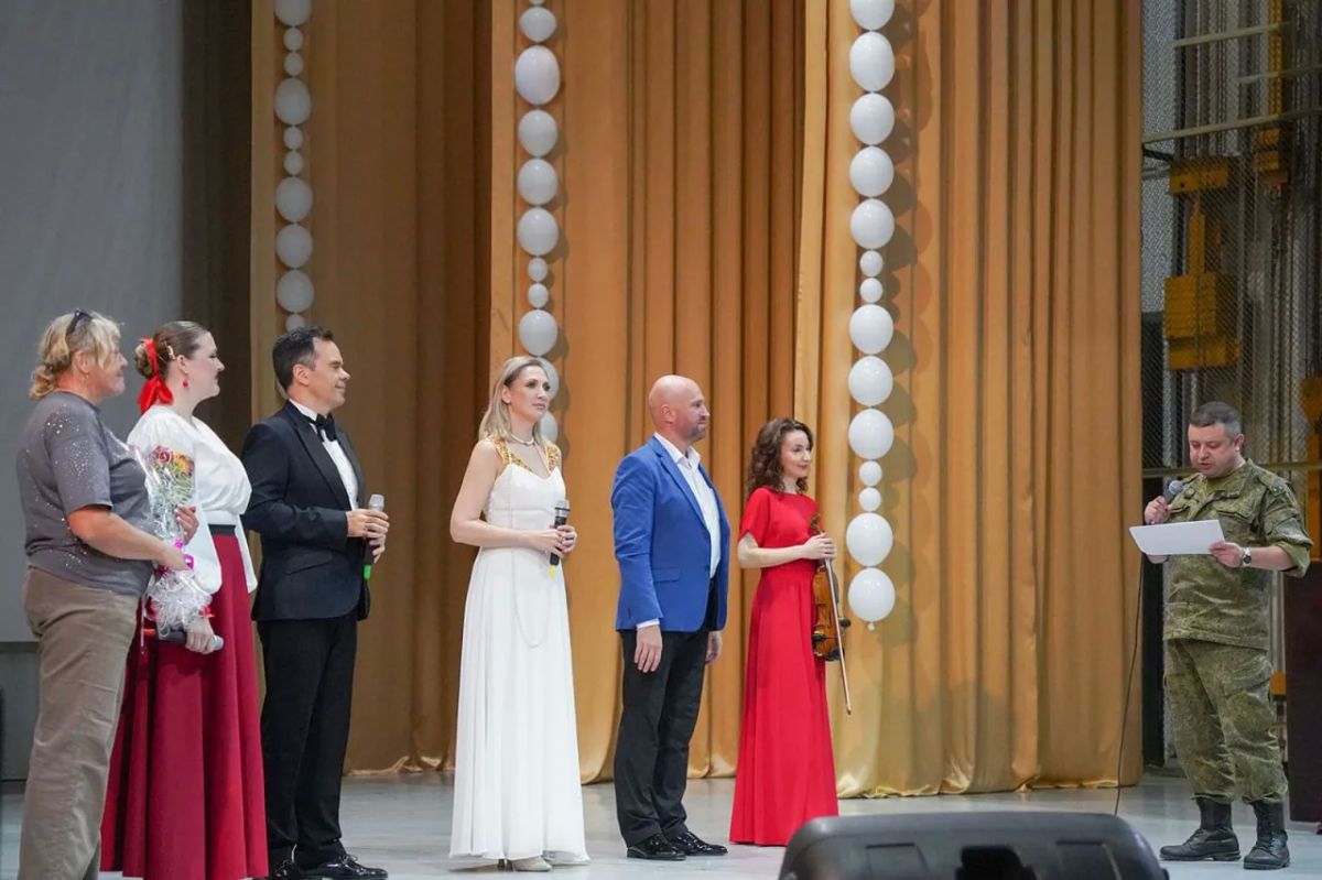 Культбригада Москонцерта провела более 50 выступлений для участников СВО за лето Культбригада Москонцерта провела более 50 выступлений для участников СВО за лето