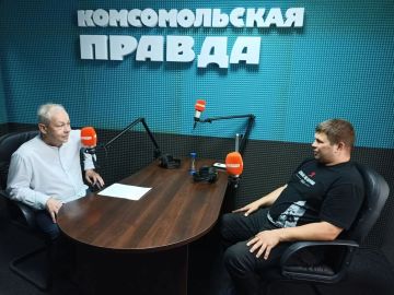 Эдуард Басурин: Друзья, сегодня воскресенье, а это значит, встречаемся в 19:00 на радио "Комсомольская правда-Новороссия" в авторской программе "Басурин отвечает!"