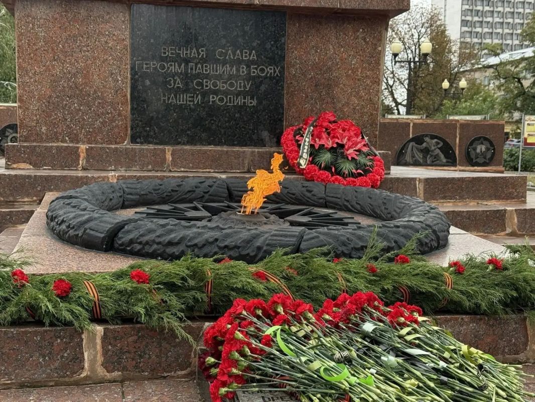 Подвожу итоги недели.. 1 сентября прозвенел первый звонок для наших детей. Особенным этот день стал для посёлка Ханженково-Северный — там после обновления открылась школа № 1. Провели приём граждан. Вопросы разные — от... Подвожу итоги недели.. 1 сентября прозвенел первый звонок для наших детей. Особенным этот день стал для посёлка Ханженково-Северный — там после обновления открылась школа № 1. Провели приём граждан. Вопросы разные — от...