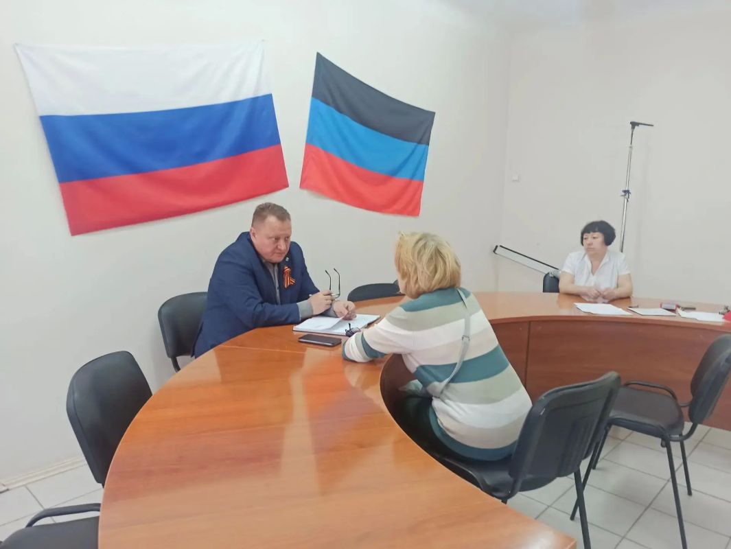Валентин Левченко: Сегодня провёл личный приём жителей Валентин Левченко: Сегодня провёл личный приём жителей