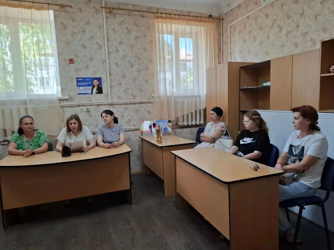«Забота о себе, забота о тебе»: в Харцызске обсудили семейные ценности и досуг подростков «Забота о себе, забота о тебе»: в Харцызске обсудили семейные ценности и досуг подростков