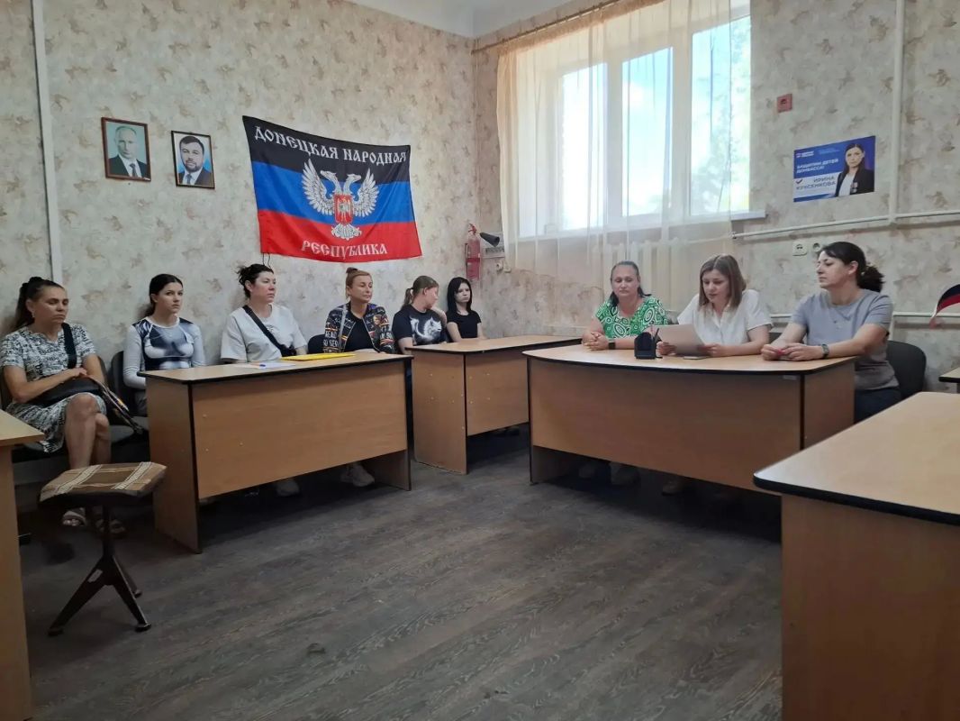 «Забота о себе, забота о тебе»: в Харцызске обсудили семейные ценности и досуг подростков «Забота о себе, забота о тебе»: в Харцызске обсудили семейные ценности и досуг подростков