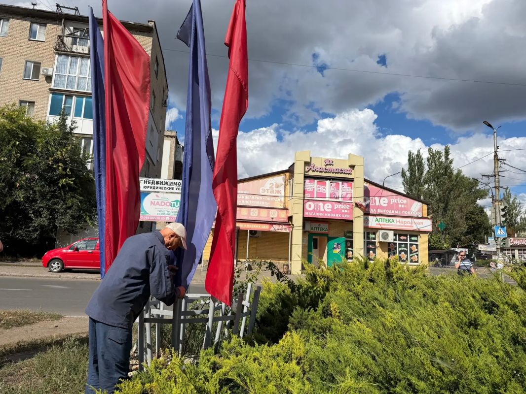 Сегодня, 7 сентября, в Кировском внутригородском районе, сотрудниками Управы Кировского внутригородского района Администрации городского округа Макеевка Донецкой Народной Республики, при участии индивидуального... Сегодня, 7 сентября, в Кировском внутригородском районе, сотрудниками Управы Кировского внутригородского района Администрации городского округа Макеевка Донецкой Народной Республики, при участии индивидуального...