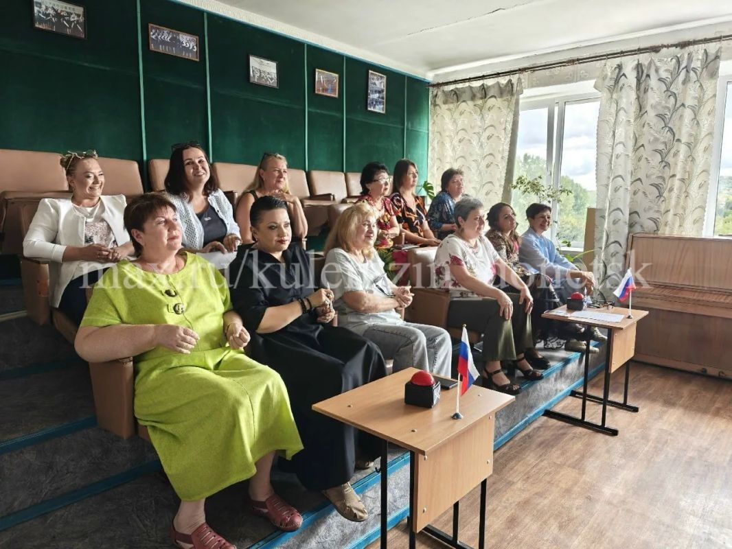 В Школе искусств № 1 г. Донецка к 83 годовщине со Дня освобождения Донбасса от немецко-фашистских захватчиков провели брейн-ринг В Школе искусств № 1 г. Донецка к 83 годовщине со Дня освобождения Донбасса от немецко-фашистских захватчиков провели брейн-ринг