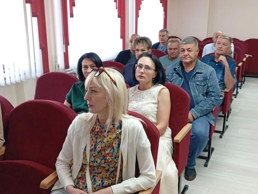 Николай Руппель: Провел очередное аппаратное совещание с начальниками отделов и управлений, руководителями ресурсоснабжающих, коммунальных предприятий, социальных служб округа Николай Руппель: Провел очередное аппаратное совещание с начальниками отделов и управлений, руководителями ресурсоснабжающих, коммунальных предприятий, социальных служб округа