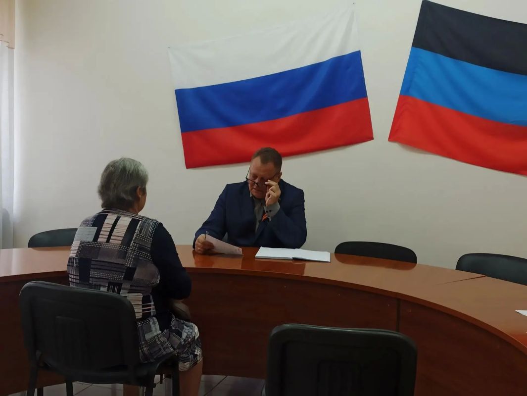 Валентин Левченко: Сегодня провёл личный приём жителей Валентин Левченко: Сегодня провёл личный приём жителей