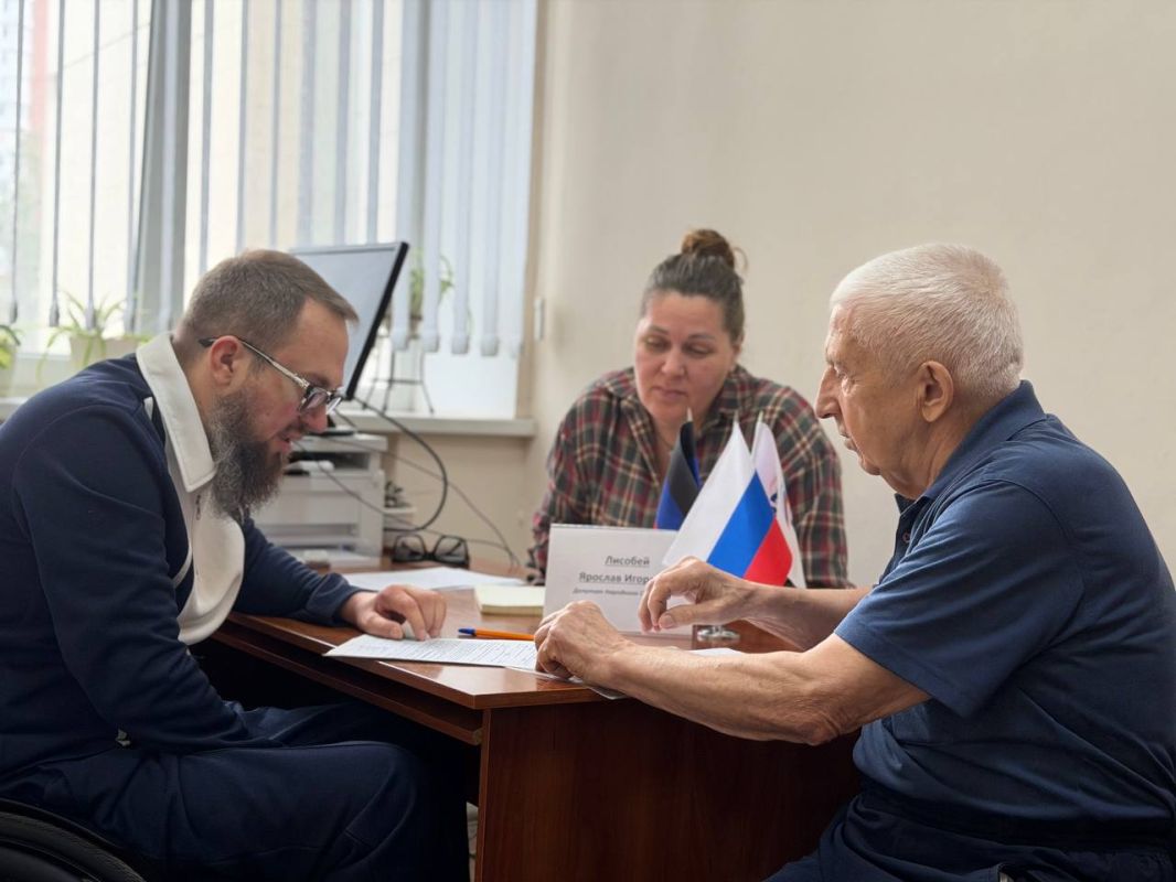 Сегодня, 7 сентября, депутат Народного Совета ДНР Ярослав Лисобей провел очередной прием граждан Сегодня, 7 сентября, депутат Народного Совета ДНР Ярослав Лисобей провел очередной прием граждан
