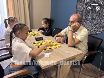 В Донецке подвели итоги соревнований по шашкам, приуроченных ко Дню освобождения Донбасса и Году единства народов России