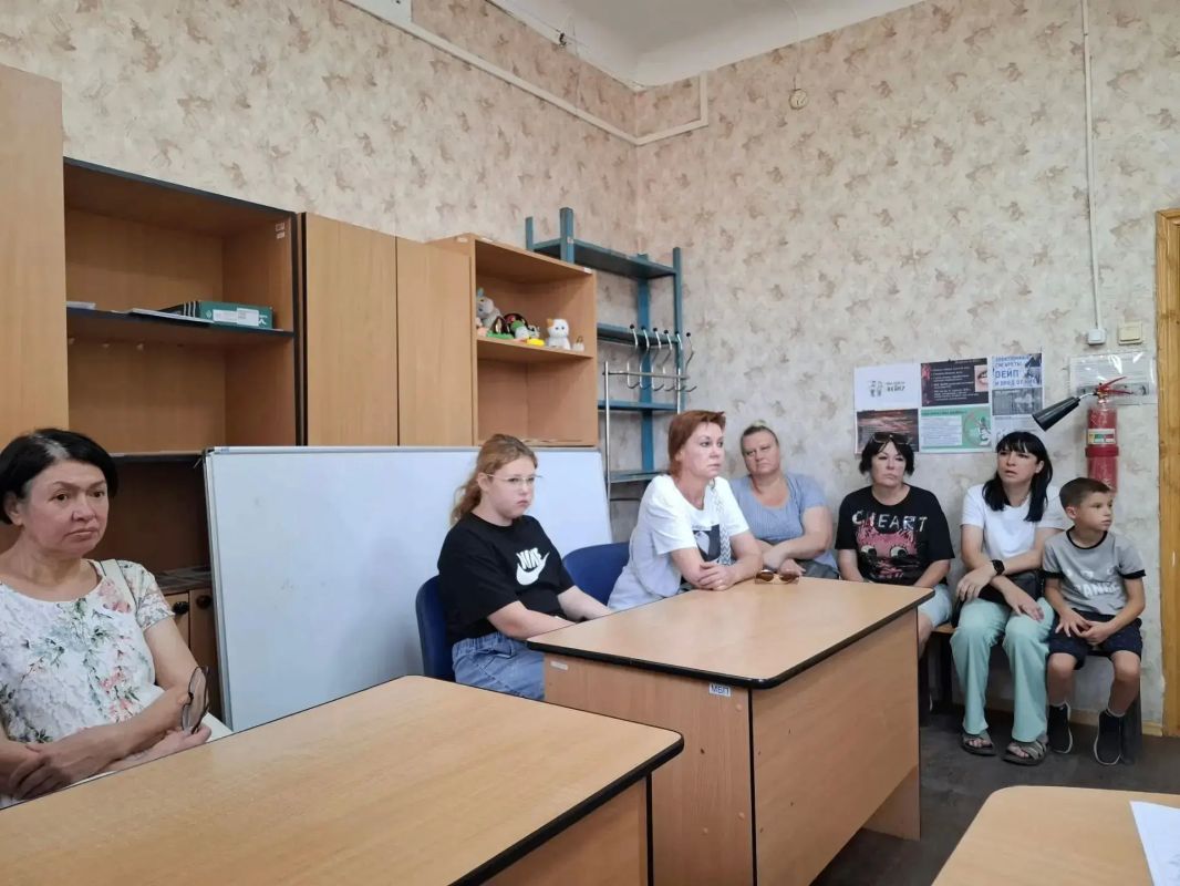 «Забота о себе, забота о тебе»: в Харцызске обсудили семейные ценности и досуг подростков «Забота о себе, забота о тебе»: в Харцызске обсудили семейные ценности и досуг подростков
