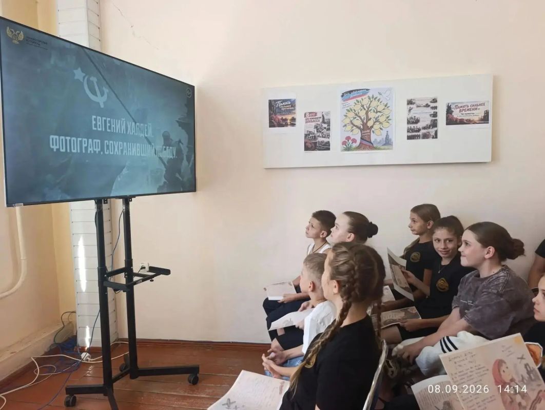 Память сильнее времени. Во Дворце культуры им. Ленина города Комсомольское состоялась трогательная встреча поколений, приуроченная ко Дню освобождения Донбасса В рамках культурно-просветительского проекта «Земляки» ребята...