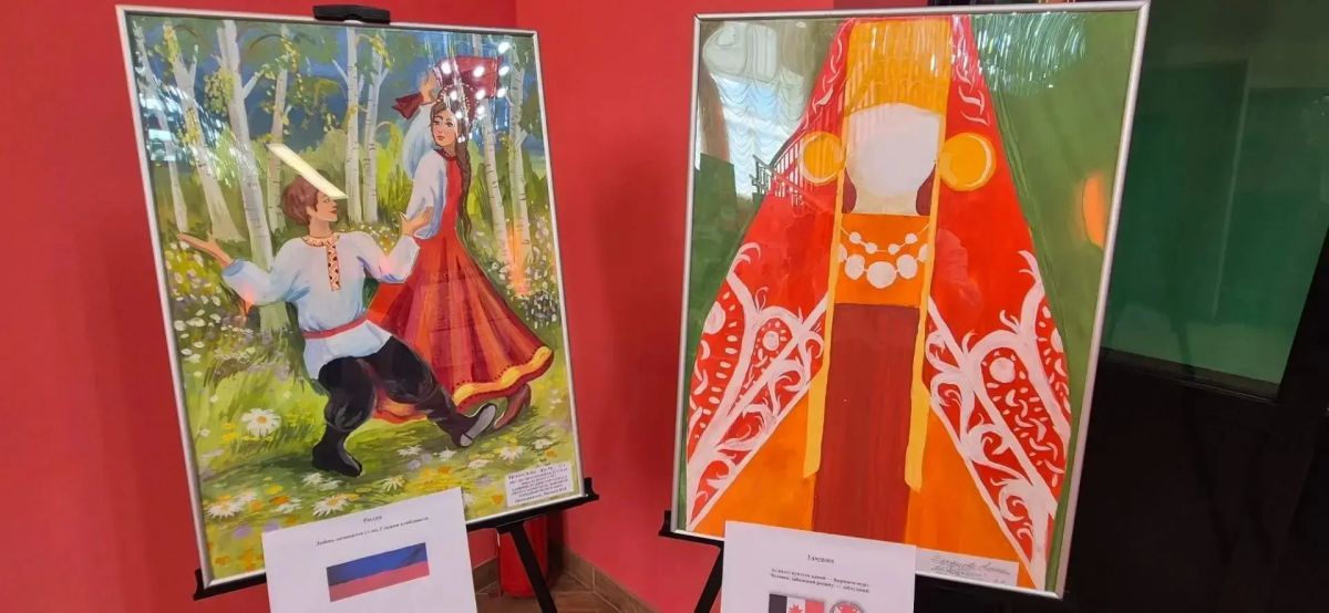 В Мариуполе открылась художественная выставка о традициях народов России В Мариуполе открылась художественная выставка о традициях народов России